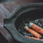 Professori tupakanpolttamisesta ja koronaviruksesta: “Tupakointi kannattaa lopettaa heti”