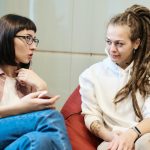 Nuoret murtavat suomalaista puhumattomuuden kulttuuria