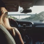 Osa suomalaisista välttelee autoilua ja tuore tutkimus paljastaa nyt syyt – rattipelkoa selkeästi eniten nuorten keskuudessa