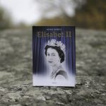 Kirja-arvostelu: Ajaton Elisabet on ajoista harmillisen jäljessä