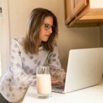 pexels-linkedin-sales-navigator-1251833